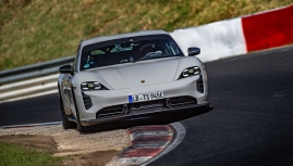 Xe điện Porsche Taycan phá kỷ lục tốc độ đường đua Nürburgring