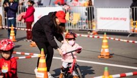 Honda Thanks Day, Ngày hội trưng xe náo nhiệt ca múa đua xe trẻ con