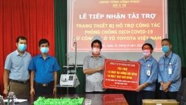 Toyota Việt Nam hỗ trợ hơn 1 tỷ đồng thiết bị y tế cho tỉnh Vĩnh Phúc chống dịch
