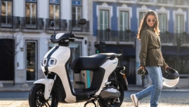 Yamaha giới thiệu bộ đôi xe máy điện ngộ nghĩnh Neo’s và E01