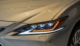 Lexus ES 2021 ra mắt Việt Nam “full” công nghệ giá không đổi