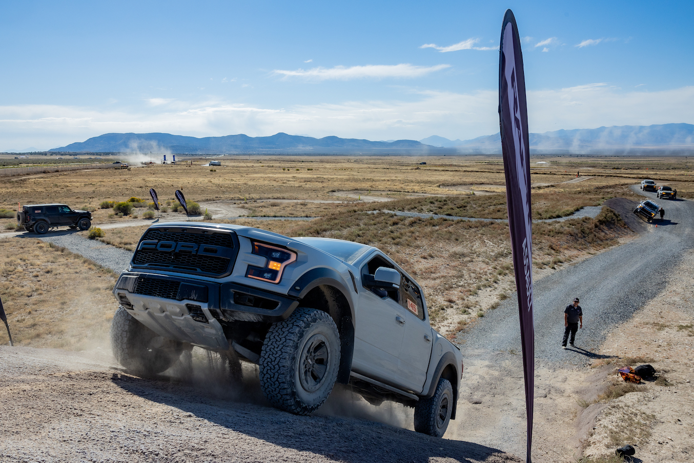 Svt Raptor Rally Thoả đam mê Off-road cùng Raptor Rally trên đất Mỹ - YOUDRIVE.VN